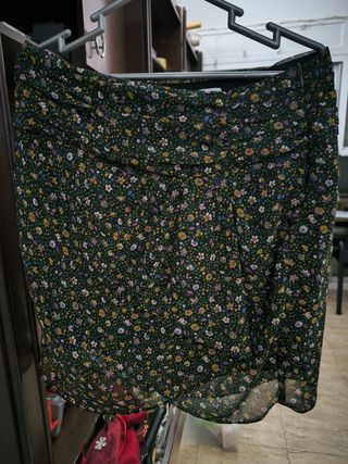 Falda de flores Zara