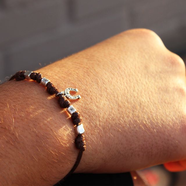 Pulsera Marrón de Nudos con Herradura pequeña