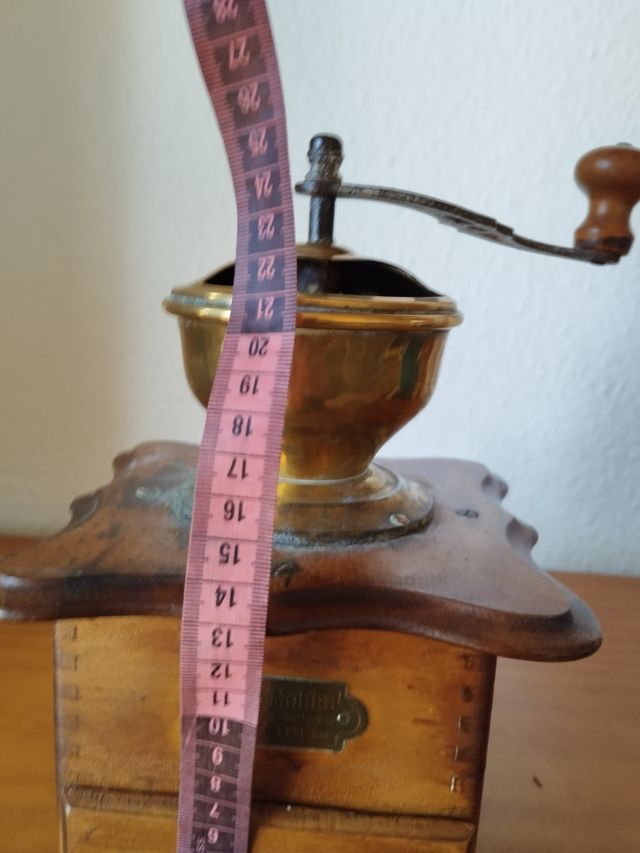 Antiguo molinillo para café