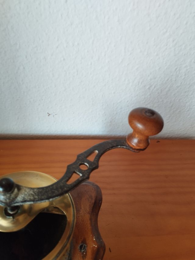 Antiguo molinillo para café
