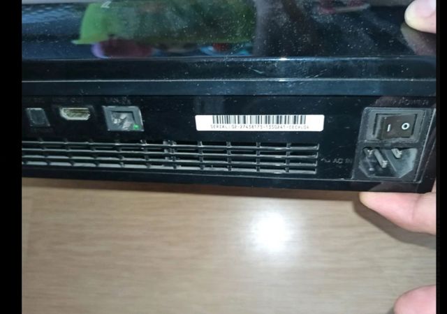 PlayStation 3 ➕ mando ➕ 3 juegos