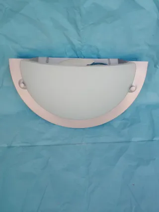 Lampara techo. Y lámpara pared.