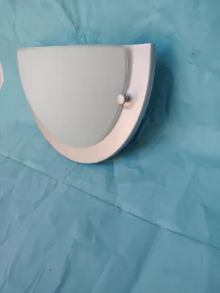 Lampara techo. Y lámpara pared.