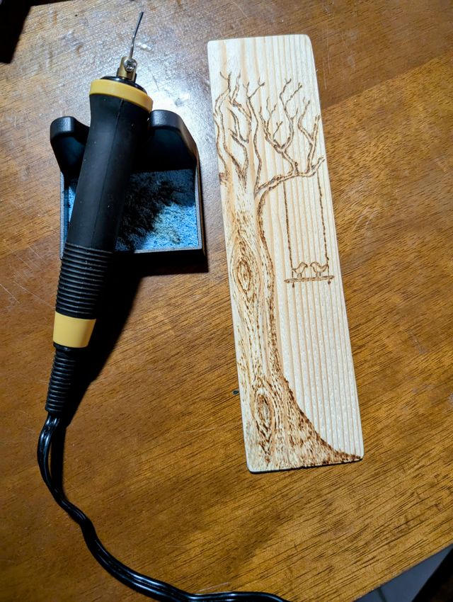 Segnalibro in legno fatto a mano con disegno