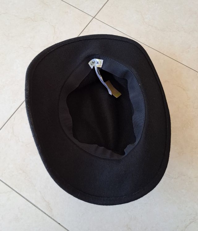 Carpisa black basic lambswool hat