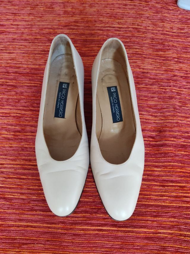 Zapatos salón beige