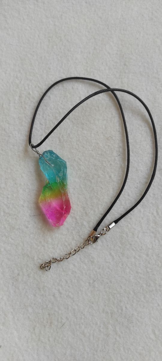 Collar de cuarzo arcoiris