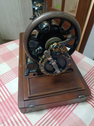 Maquina coser Singer