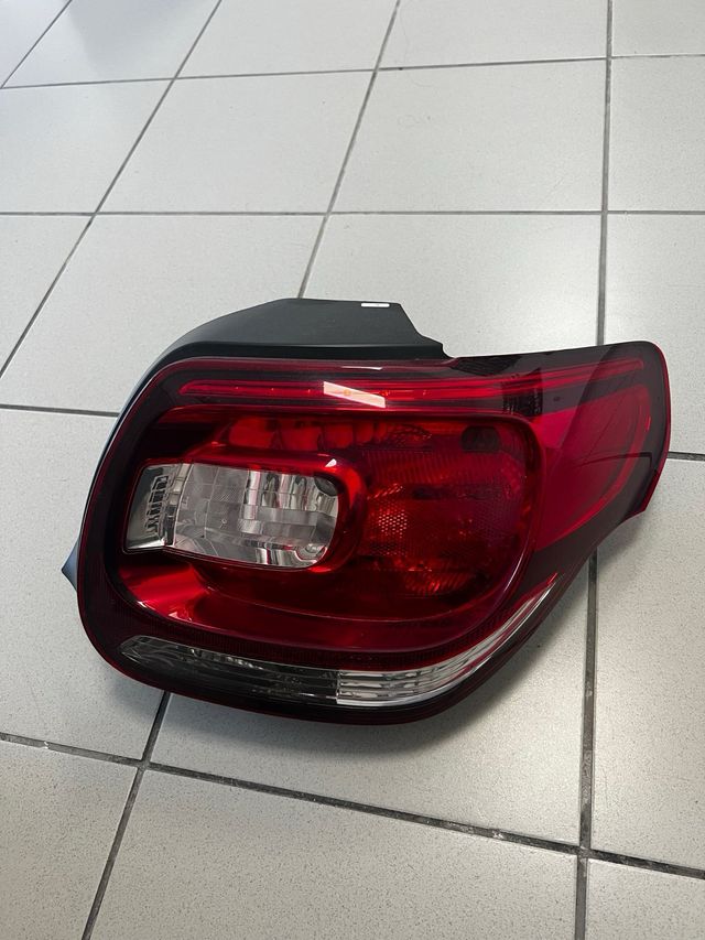 Farolim traseiro direito Citroen DS3 2010