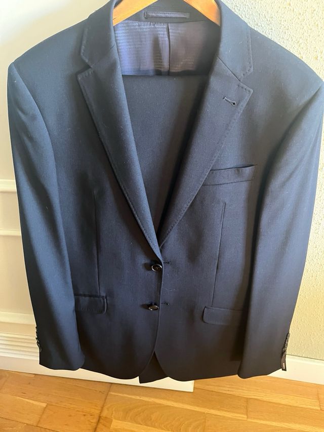 Traje señor nuevo con etiquetas