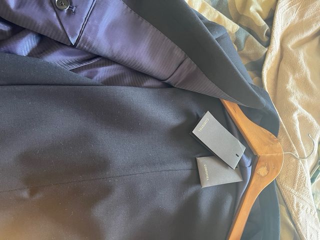 Traje señor nuevo con etiquetas