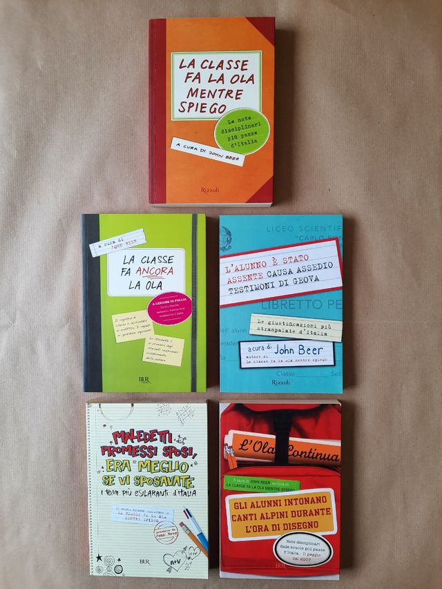 La classe fa la ola mentre spiego. Le note disciplinari più pazze d'Italia