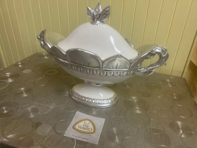 Alzata con coperchio Via Veneto