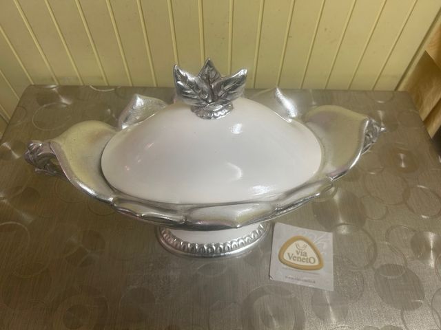 Alzata con coperchio Via Veneto