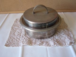 Centrotavola vintage pentolino vintage in metallo