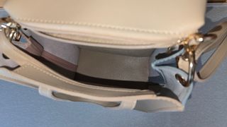 Bolso de cuero tricolor