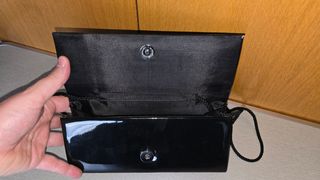 Bolso negro de fiesta