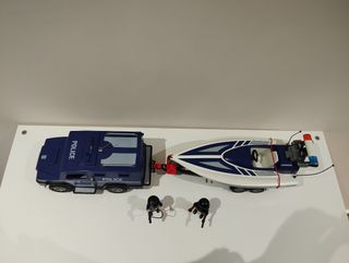 Playmobil coche policía con lancha remol