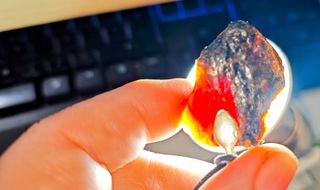 Precioso Colgante de AMBAR de SANGRE BIRMANO