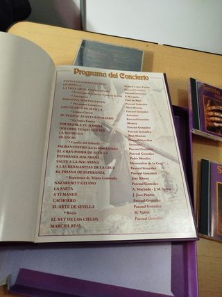 Caja CD libro Sevilla reza cantando+ CD DVD REGALO