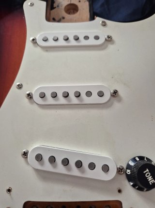 Cuerpo Fender Stratocaster + pastillas Tex Mex