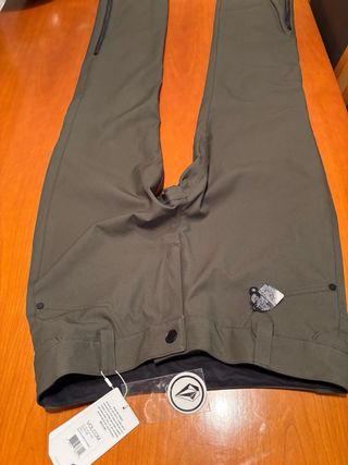 Pantalon nieve volcom L nuevo