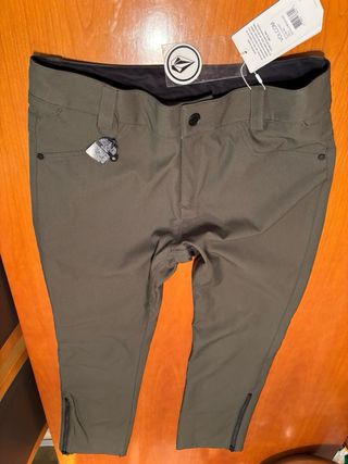 Pantalon nieve volcom L nuevo