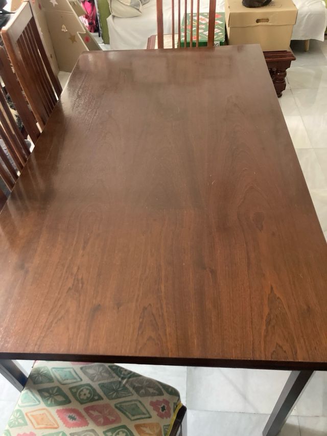 Mesa comedor extensible y 6 sillas para reparar