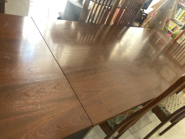 Mesa comedor extensible y 6 sillas para reparar
