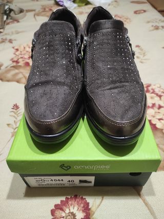 Vendo zapatos cómodos talla 40
