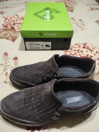 Vendo zapatos cómodos talla 40