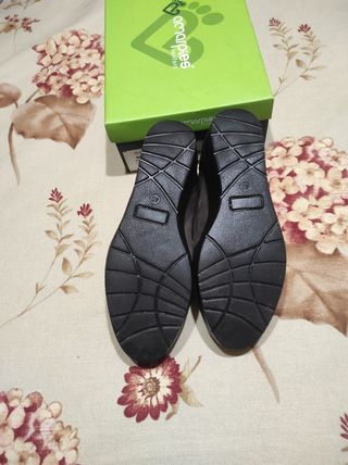 Vendo zapatos cómodos talla 40