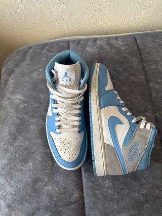 Nike Air Jordan 1 MID azul y gris