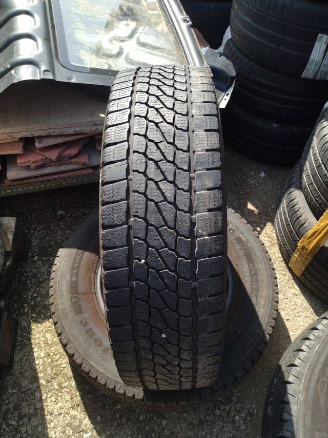 215 75 16CP 113Q MICHELIN