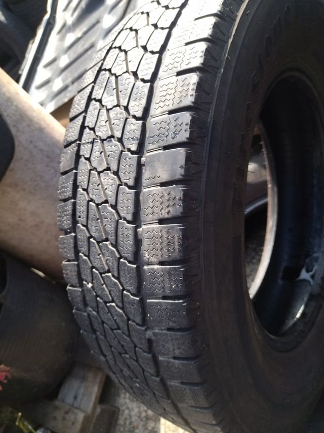 215 75 16CP 113Q MICHELIN