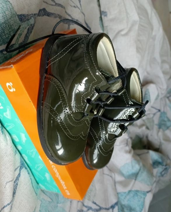 Zapatos T. 22 charol unisex