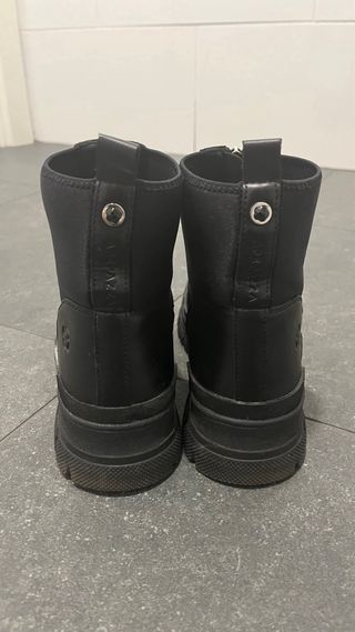 Botines negros de piel de Apepazza