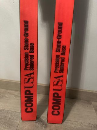 Esquís K2 de competición para decoración