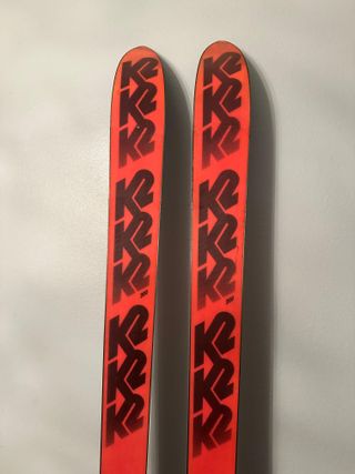 Esquís K2 de competición para decoración