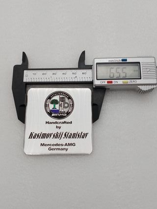 EMBLEMA MOTOR METALICO MERCEDES AMG PREPARACION 