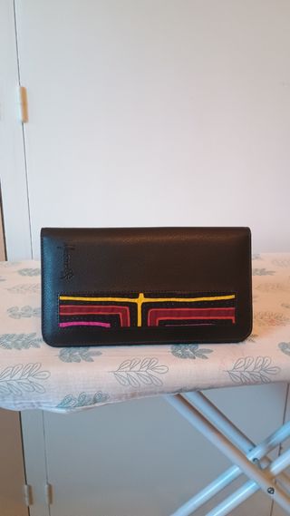 •	CARTERA PORTA DOCUMENTOS