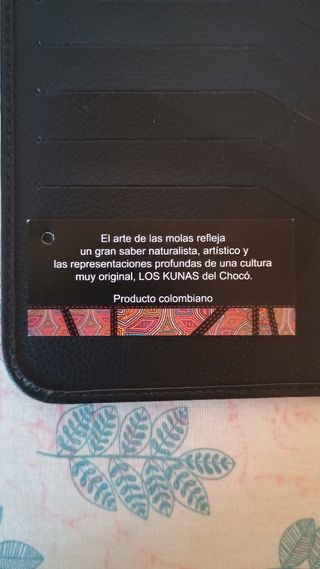 •	CARTERA PORTA DOCUMENTOS