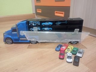 Camión maletín policía transporte de vehículos.