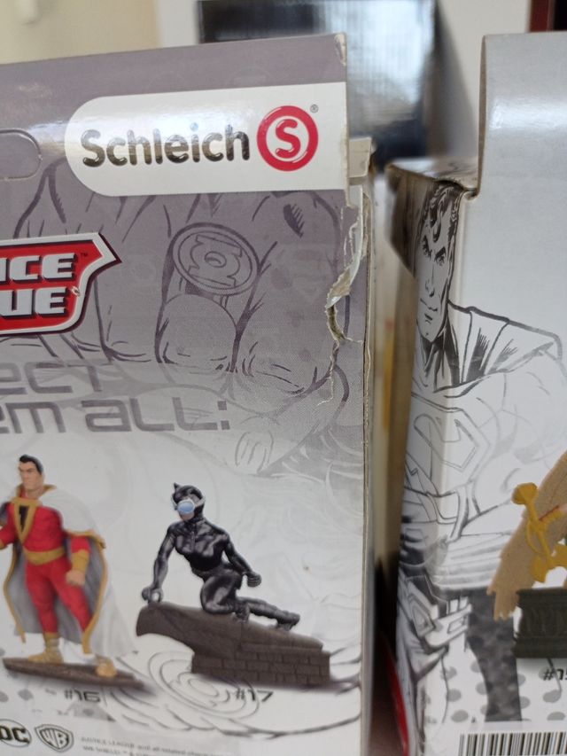 Figuras CATWOMAN y HAWKMAN de DC Schlei