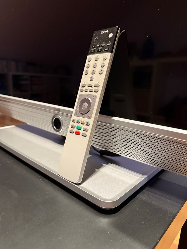 Televisor LOEWE 38”