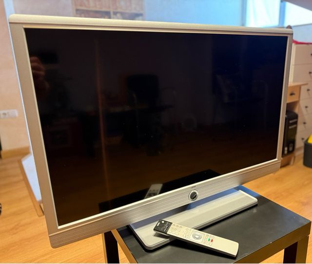 Televisor LOEWE 38”