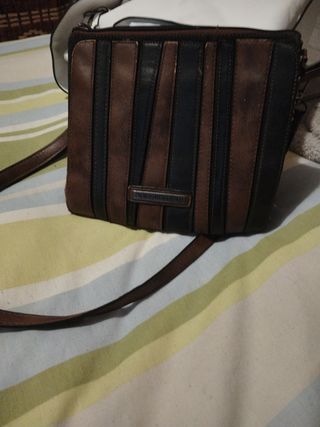 Bolso de piel de bandolera en buen estad
