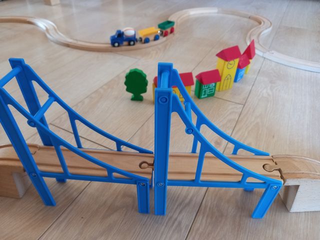 Tren de madera juguete