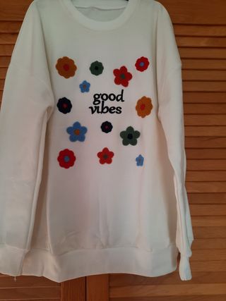 Sudadera blanca flores a estrenar