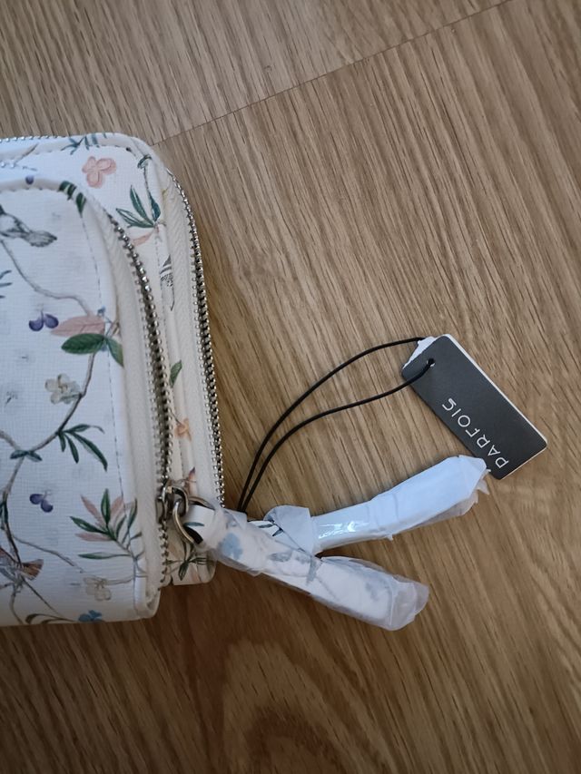 Bolso nuevo Parfois con etiqueta